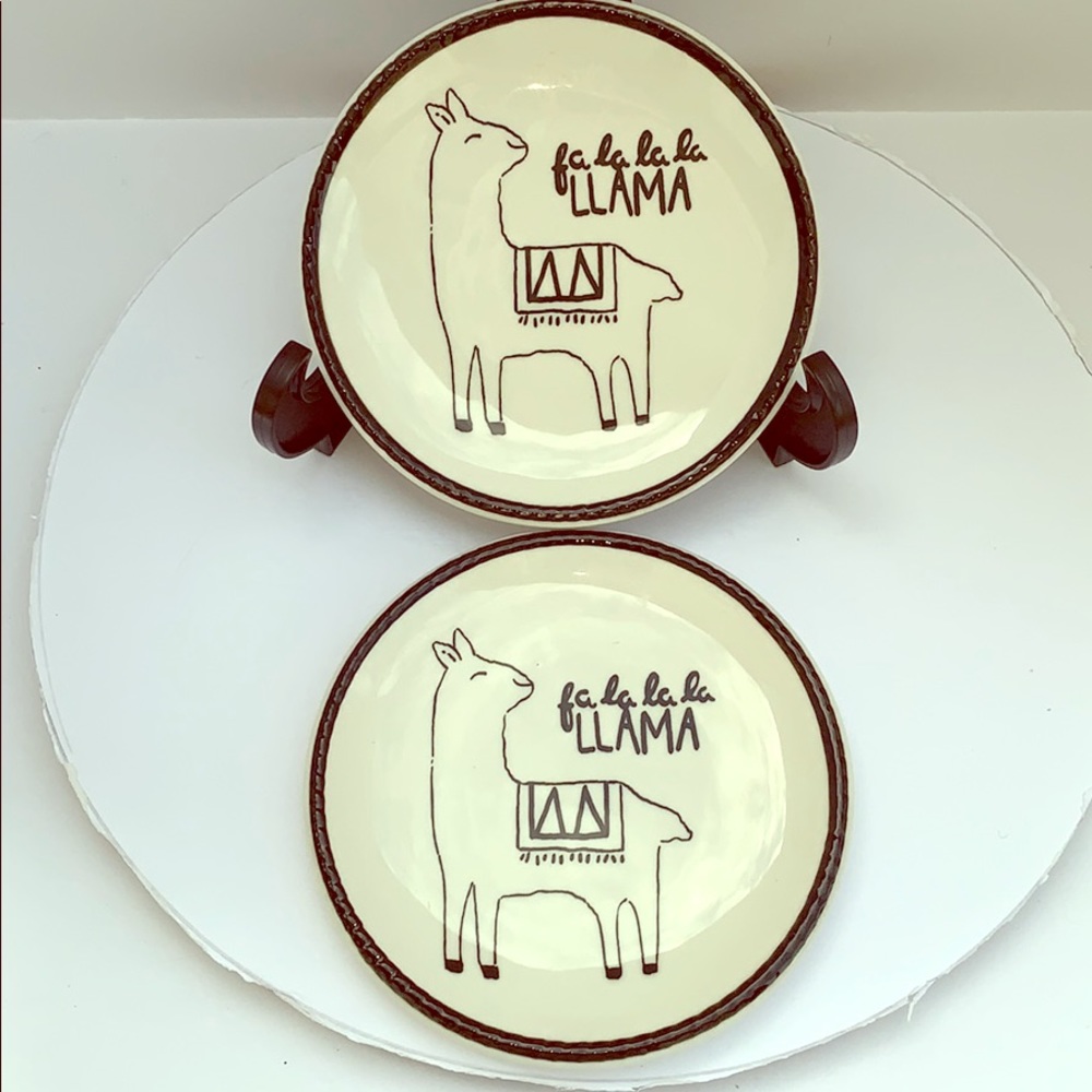 Set of 2 Lama plates